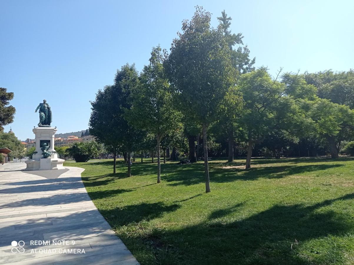 Studette En Plein Coeur Du Vieux Nice Bagian luar foto