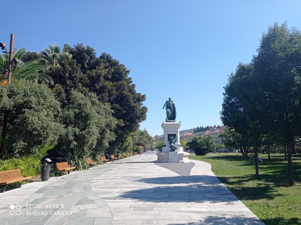Studette En Plein Coeur Du Vieux Nice Bagian luar foto
