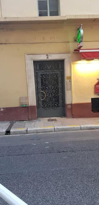 Studette En Plein Coeur Du Vieux Nice Bagian luar foto