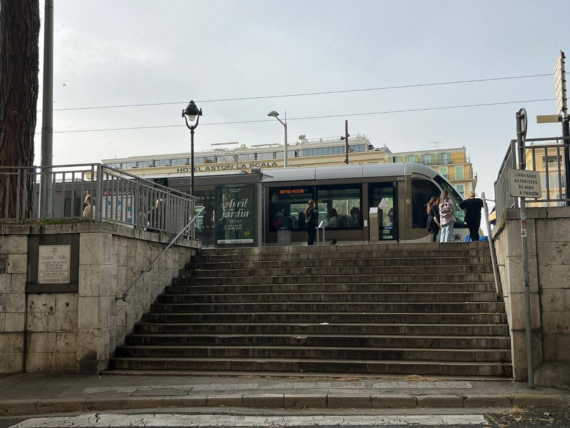 Studette En Plein Coeur Du Vieux Nice Bagian luar foto